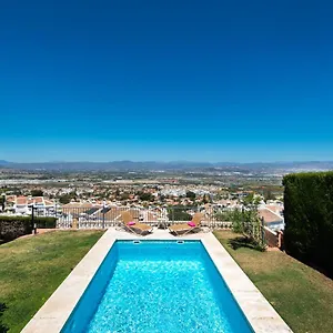 https://villa-moscatel-ideal-familias-y-grupos.1costadelsol.com